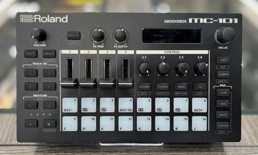 Roland - MC-101 Groovebox