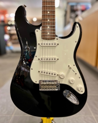 Fender - Player Strat PF (Black) 2