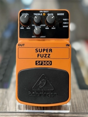 Behringer - Super Fuzz SF300