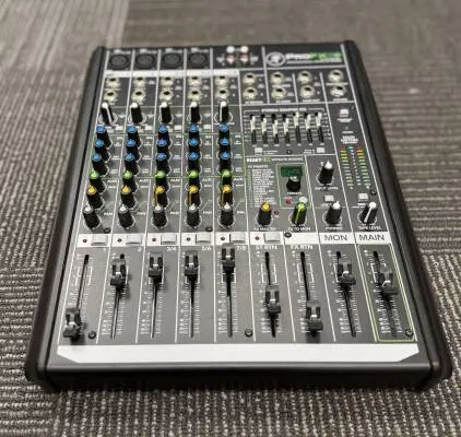 Mackie - PROFX8 V2 2