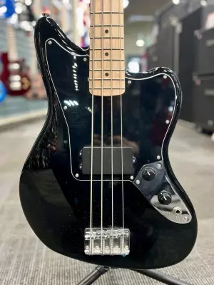 Squier - Affinity Jaguar Bass (Black) 2