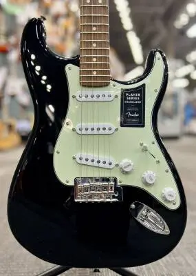 Store Special Product - Fender - Limited Edition Player Stratocaster with Roasted Pau Ferro Fingerboard - Black