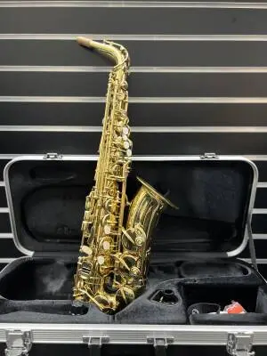Carlton -ALTO SAX LACQUERED W/CASE 2