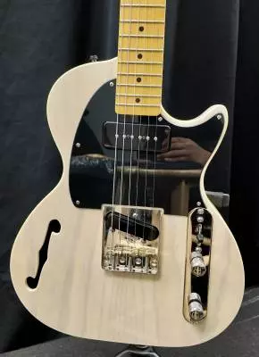ST BLUES 61 SOUTH ELECTRIC GUITAR 2