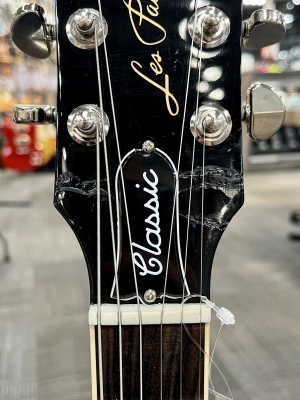 Gibson - Les Paul Classic (Ebony) 3