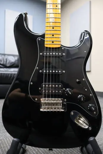 Squier - CV 70S STRAT HSS MN BLK 2
