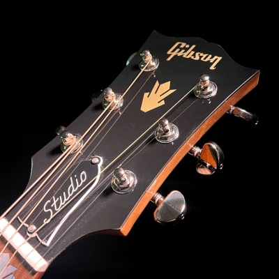 Gibson SJ-200 Studio Walnut - Sunburst 4