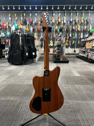 Fender Acoustasonic Jazzmaster - Two-Tone Sunburst 2