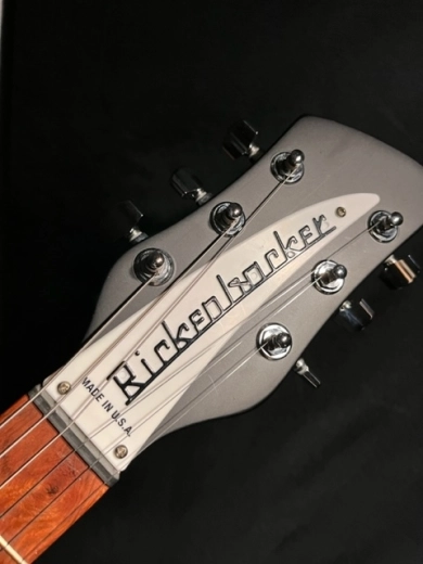 RICKENBACKER 330 MATTE BLACK 4