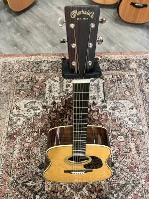 Martin Guitars - D-28 BSTRINGS 2