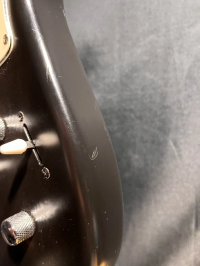 Godin Guitars - G34048 2