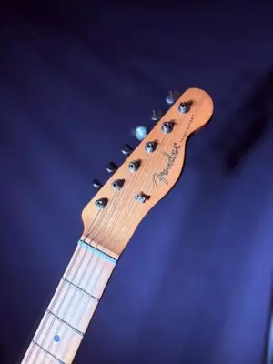 Fender Noventa Telecaster - Fiesta Red 2