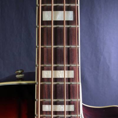 Fender Kingman Bass SCE - Three-Tone Sunburst 2