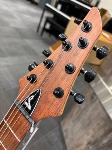 VIGILANT 7 STRING MKIII W CASE 2