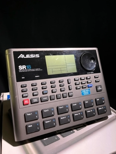 Alesis - SR-18