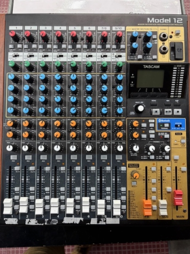 Tascam - MODEL 12