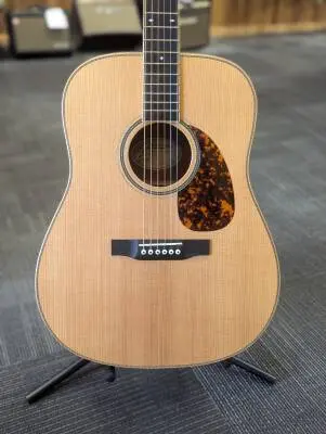 D40 Mahogany Legacy Series Dreadnaught Acoustic Guitar with Case 2