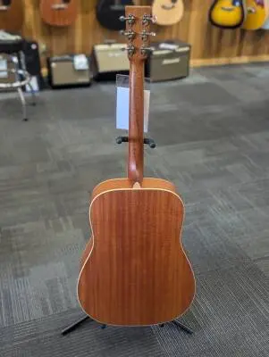 D40 Mahogany Legacy Series Dreadnaught Acoustic Guitar with Case 2