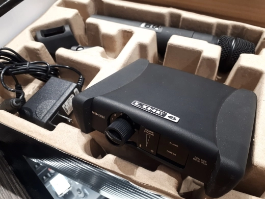 Line 6 XD-V35 Microfono Palmare Wireless | 2.4 GHz, Conversione 24-bit, Ricevitore Incluso, Per Cantanti E Professionisti