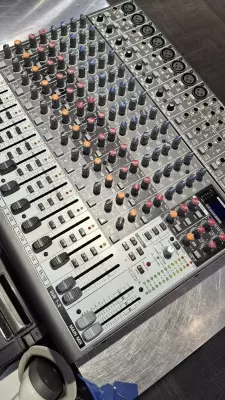Behringer - 2222FX