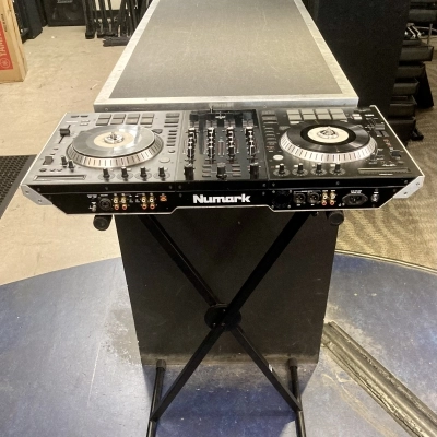 Numark - NS7 II 2