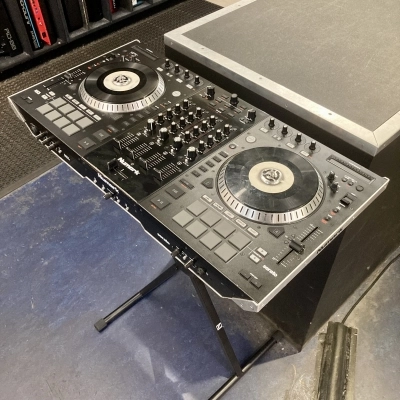 Numark - NS7 II 2