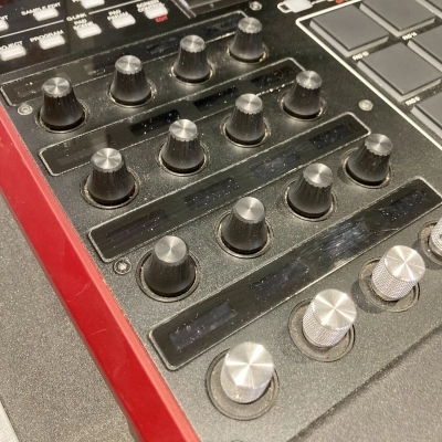 Akai - MPC X 6