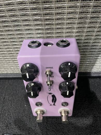 JHS Pedals Emperor V2 Chorus/Vibrato Pedal | Long & McQuade