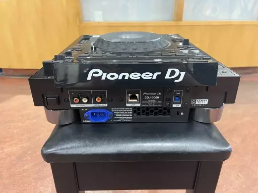 Pioneer DJ - CDJ-3000 2
