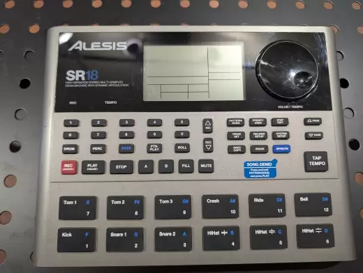Alesis - SR-18