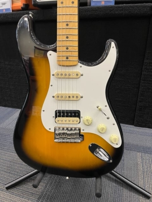 Fender JV Modified 50s Stratocaster HSS 2 Tone Sunburst 2