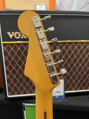 Fender JV Modified 50s Stratocaster HSS 2 Tone Sunburst 4