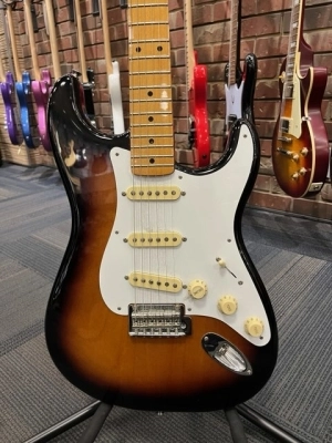 Fender Vintera 50s Stratocaster Mod 2 Tone Sunburst 2