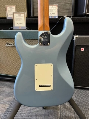 Fender American Professional II Stratocaster HH Ice Blue Metallic 5