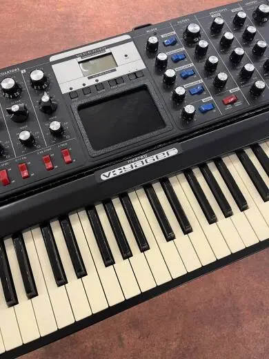Moog - Voyager Electric Blue Edition 2