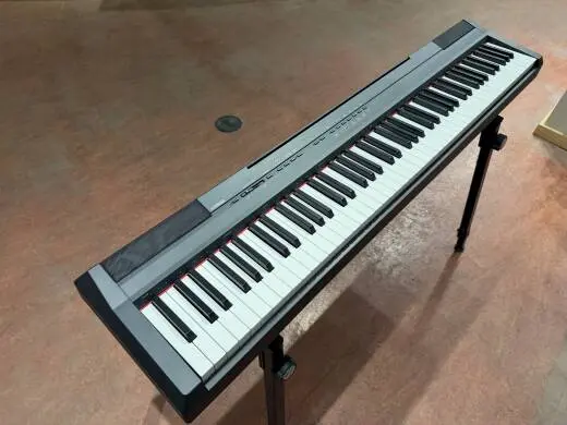 Yamaha - P105 B 2