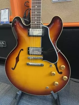 Gibson 1959 ES-335 Reissue VOS Vintage Sunburst 2