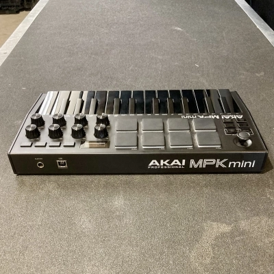 Akai MPK Mini mk3 Black 3