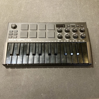 Gear Hunter | Akai MPK Mini Mk3 Black