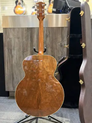 Gibson - SJ-200 Studio Walnut - Walnut Burst 2