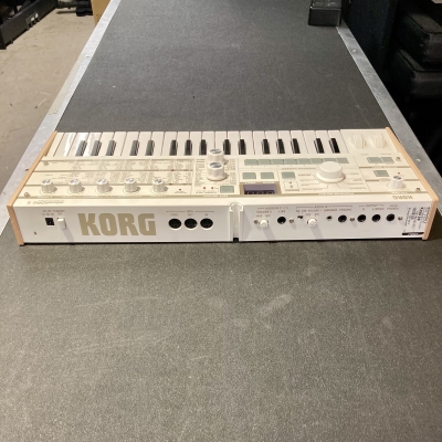 Korg microKORG S Synthesizer/Vocoder 3