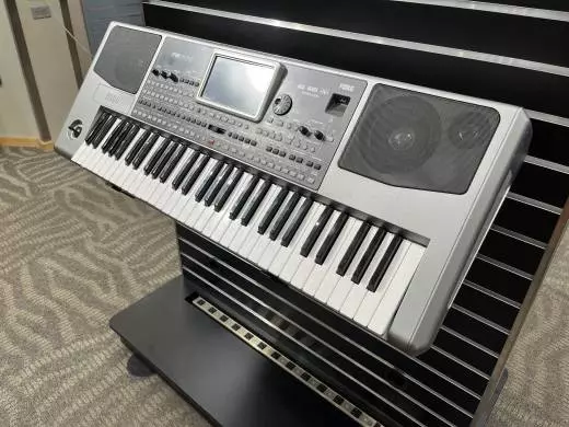 Korg PA900 2