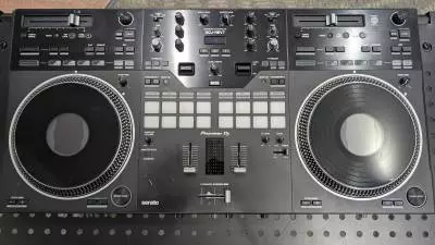 Pioneer DJ - DDJ-REV7