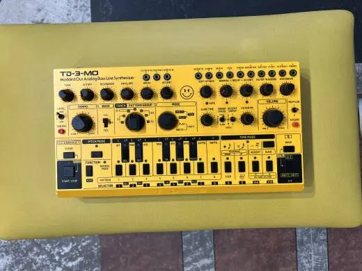 Behringer - TD-3-MO-AM