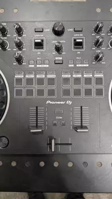 Pioneer DJ - DDJ-REV1 2