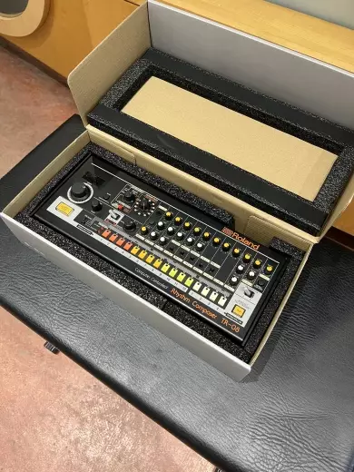 Roland TR-08