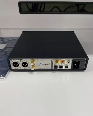 Benchmark Media - 500-14800-830 2