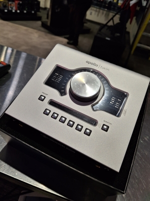 Store Special Product - Universal Audio Apollo Twin USB Heritage Edition