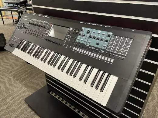 Roland - FANTOM-6 2