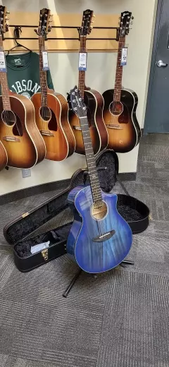 Breedlove Concert Blue Eyes CE Myrtlewood